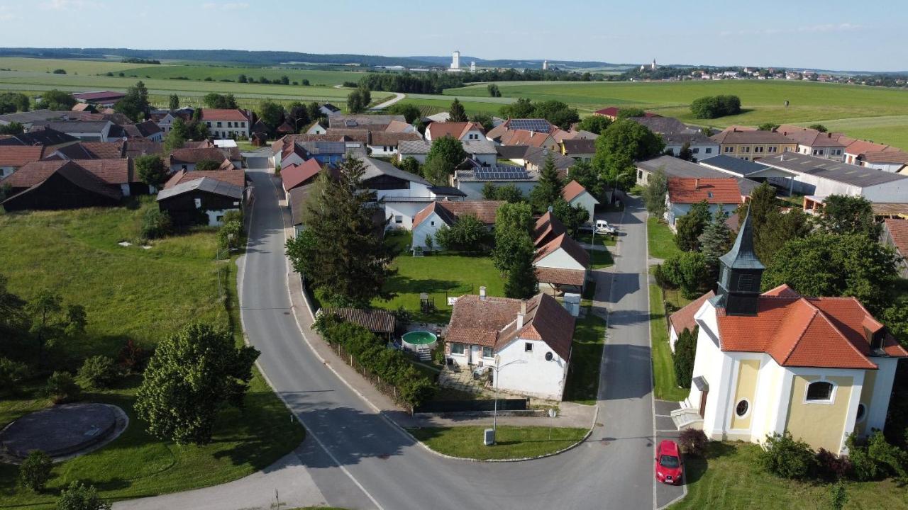 فندق Wohlfuehlhof Bachzelt Weitersfeld المظهر الخارجي الصورة