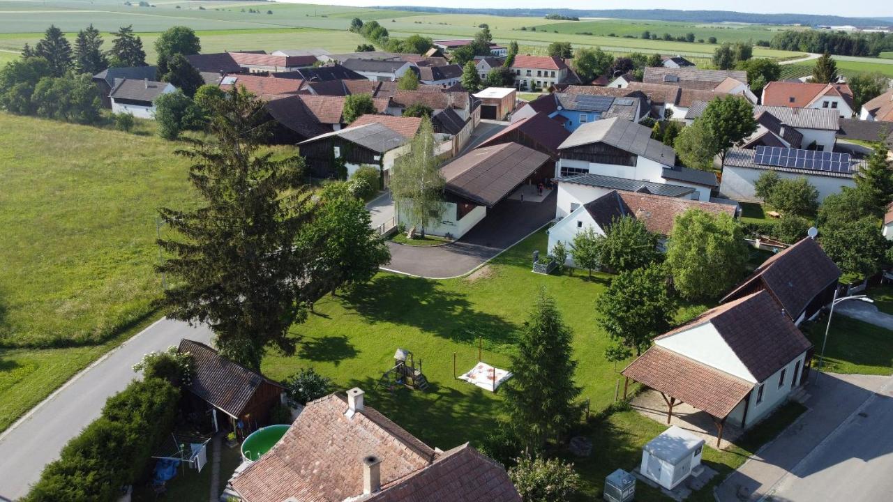 فندق Wohlfuehlhof Bachzelt Weitersfeld المظهر الخارجي الصورة